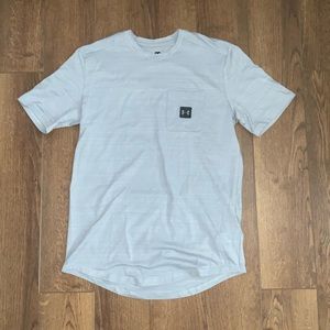 UNDER ARMOUR - Curved - Hem SS